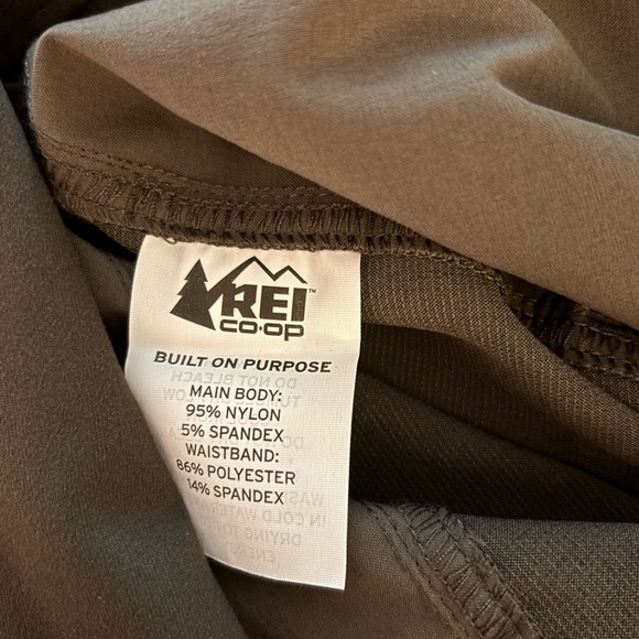 REI hiking pants, 10P, nylon fabric, full cut, pockets, army green. drawstring. - Picture 5 of 10